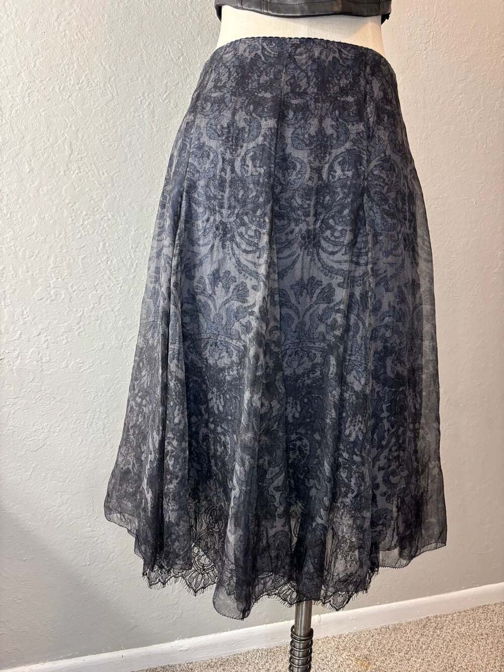 Elie Tahari Black Damask Print Midi Skirt with Lace Trim - Picture 3 of 12